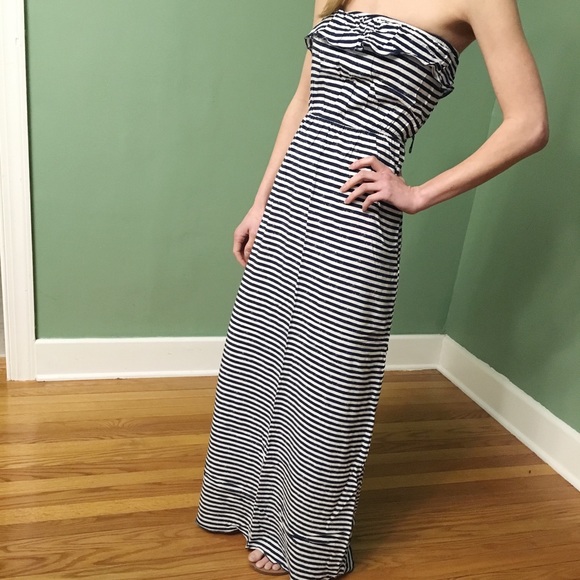 Trixxi Dresses & Skirts - 🔴 4/$15 Navy & white striped maxi dress